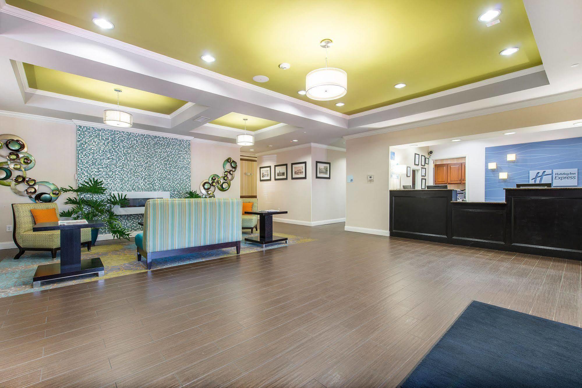 Holiday Inn Express Hotel & Suites Lagrange I-85 By Ihg Екстериор снимка